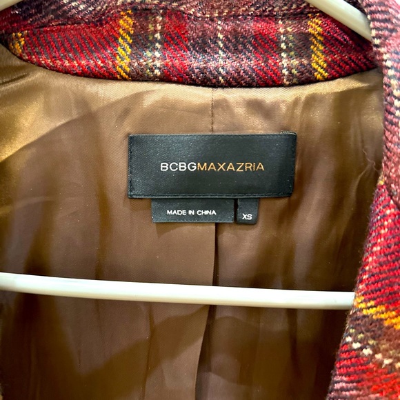 BCBGMAXAZRIA Luxury petite blazer in XS, Maroon plaid coat. Double lined. - Picture 3 of 7